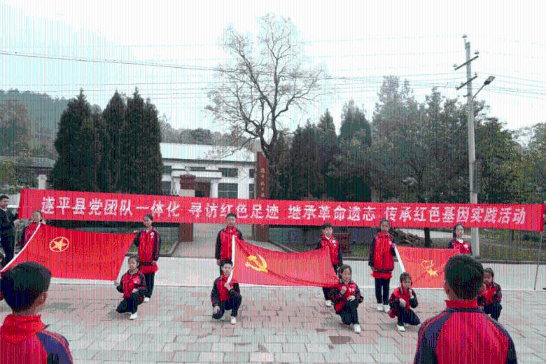 小猫钓鱼游戏龙王版有船