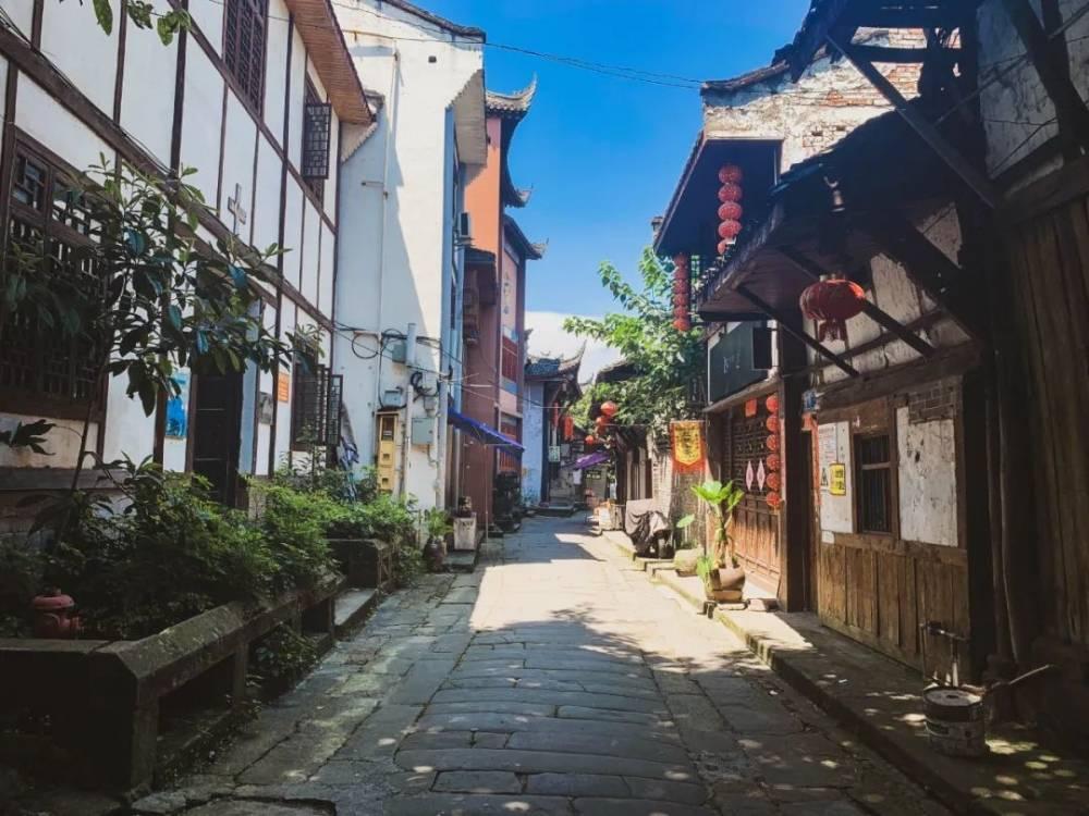 地板冒岩浆无敌版