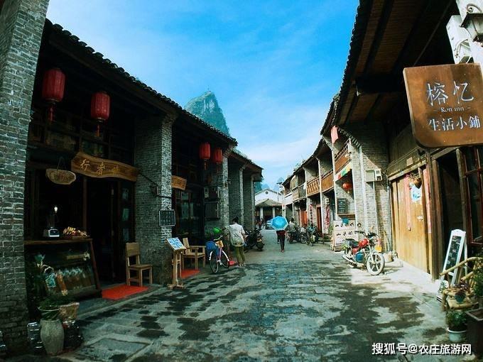 两民警十多年前在玩具店老板处买气枪,被判缓刑丢公职申诉多年
